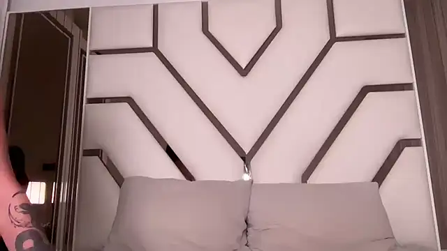 MilenaMilven online show from October 11, 2025, 5:22 pm