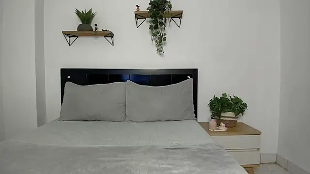 naughty 1girl online show from February 25, 2025, 11:55 pm