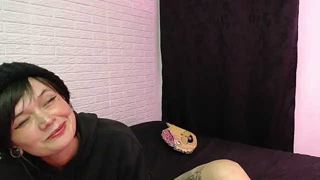 rousstattoo online show from March 6, 2025, 3:46 am