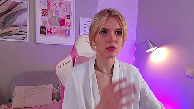 NellieLoyns online show from March 13, 2025, 5:07 pm