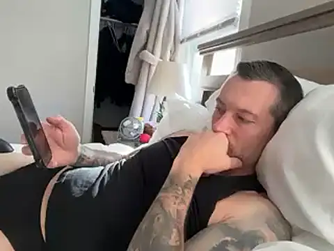 moon-boy online show from November 6, 2025, 6:09 pm