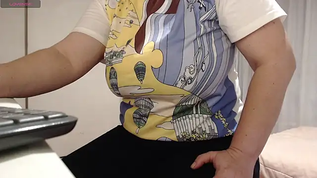 MommyHelpsmee online show from October 11, 2025, 9:08 am