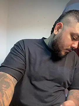 El Titan1998 online show from April 13, 2026, 11:21 pm