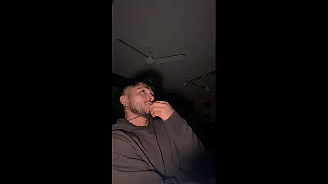 Beboteejoel online show from September 24, 2025, 4:49 am