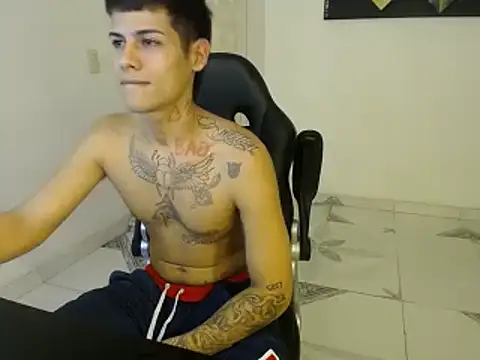 Snapshot of Clyde019 chatting on January 14, 2025, 5:30 am Clyde019 online show from January 14, 2025, 5:30 am