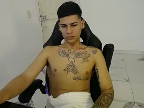 Snapshot of Clyde019 chatting on January 18, 2025, 3:16 pm Clyde019 online show from January 18, 2025, 3:16 pm