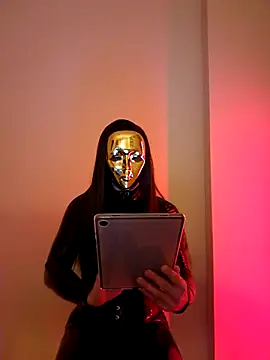 NoraInMask online show from February 28, 2025, 7:56 pm