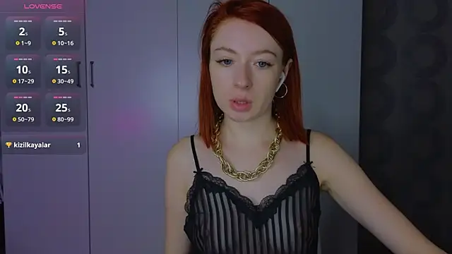 Snapshot of Cuteroxyfoxy chatting on July 6, 2026, 6:54 am Cuteroxyfoxy online show from July 6, 2026, 6:54 am