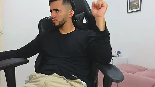 Massimoo 07 online show from January 22, 2025, 6:31 pm