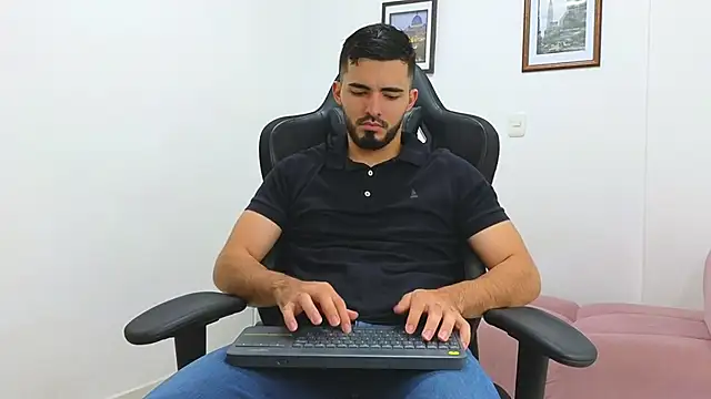 Massimoo 07 online show from January 25, 2025, 11:32 pm