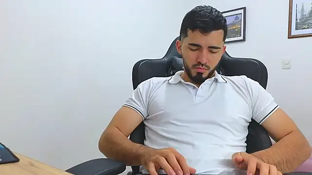 Massimoo 07 online show from February 14, 2025, 11:20 pm