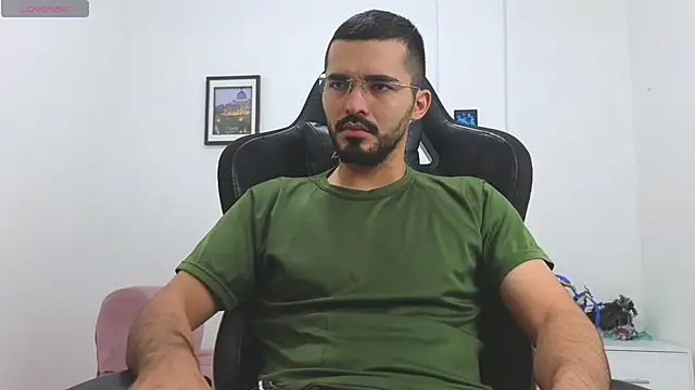 Massimoo 07 online show from December 20, 2025, 4:14 pm