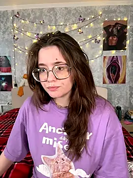 Sabrina shells online show from December 18, 2025, 10:43 am