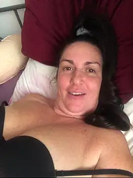 BELLAMORGANE1 online show from October 25, 2025, 2:13 pm