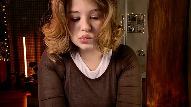 TessPleasure online show from November 28, 2025, 11:13 am