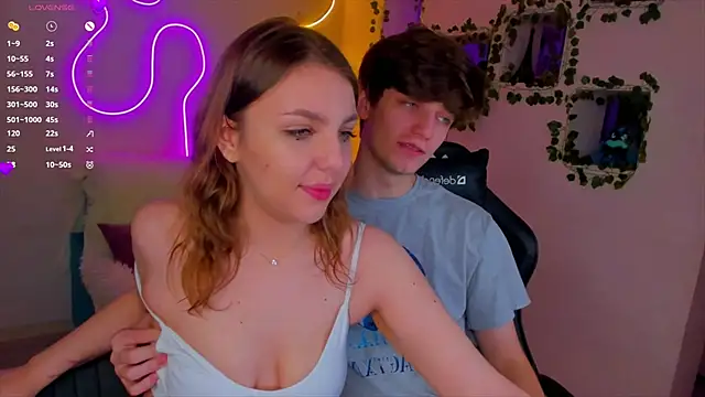 RobertAndLinela online show from December 30, 2024, 7:00 pm