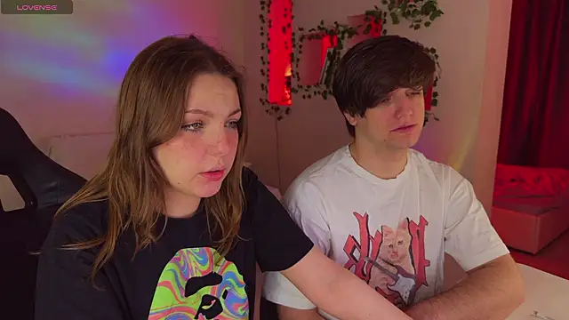 RobertAndLinela online show from March 23, 2026, 2:48 am