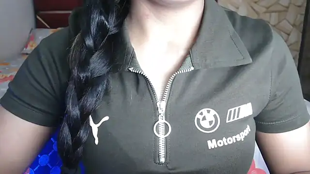 Somiya87 online show from April 12, 2026, 6:02 pm