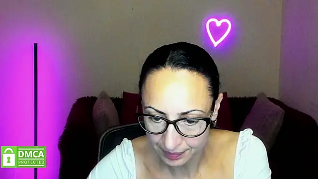 Arianasweety23 online show from October 2, 2025, 5:31 pm