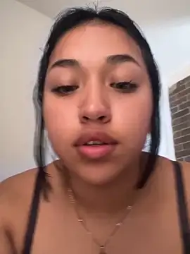 IsabellRodriguez18 online show from November 12, 2025, 3:12 pm