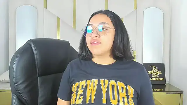 IsabellRodriguez18 online show from November 14, 2025, 3:49 am