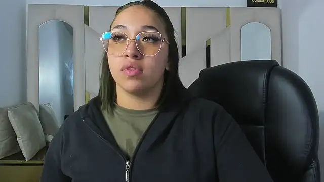 IsabellRodriguez18 online show from January 13, 2026, 4:29 am