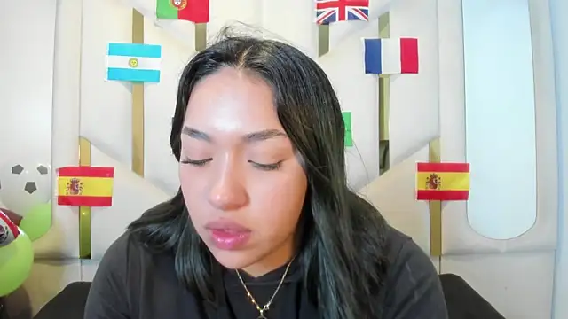 IsabellRodriguez18 online show from June 13, 2026, 4:21 am