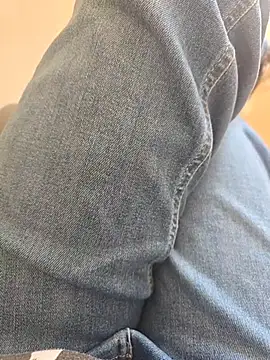 lizzzziee online show from October 13, 2025, 11:10 am