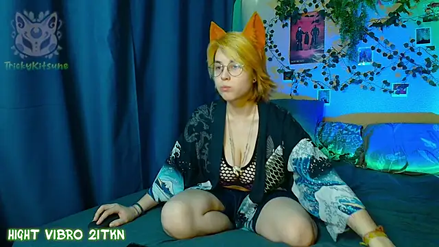 TrickyKitsune online show from May 28, 2026, 11:51 am
