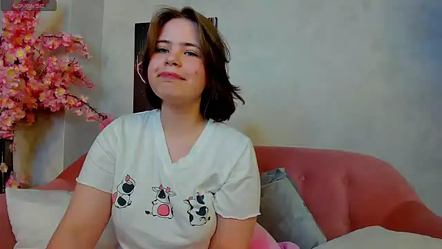 Snapshot of EricaElliott chatting on February 4, 2025, 10:32 am EricaElliott online show from February 4, 2025, 10:32 am