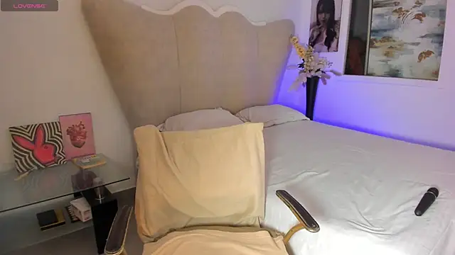 rachaeldeckard   online show from April 25, 2026, 3:53 am