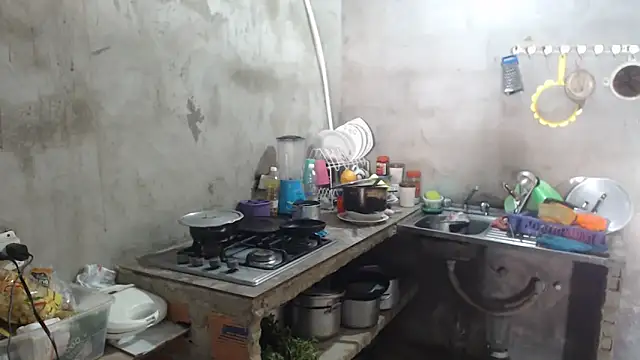 Coral0403 online show from December 17, 2025, 3:29 pm