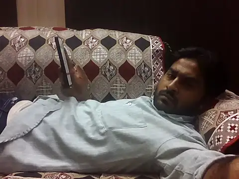 indihotguy online show from October 30, 2025, 12:39 pm