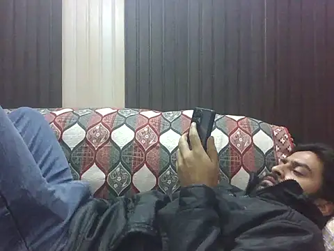 indihotguy online show from December 4, 2025, 12:36 pm