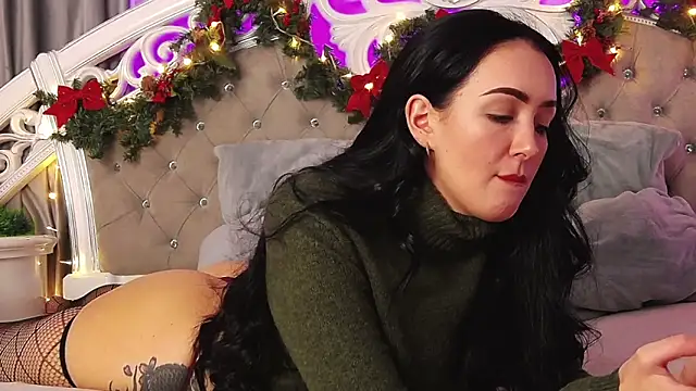 Snapshot of KimKhallifa chatting on December 18, 2025, 5:13 am KimKhallifa online show from December 18, 2025, 5:13 am