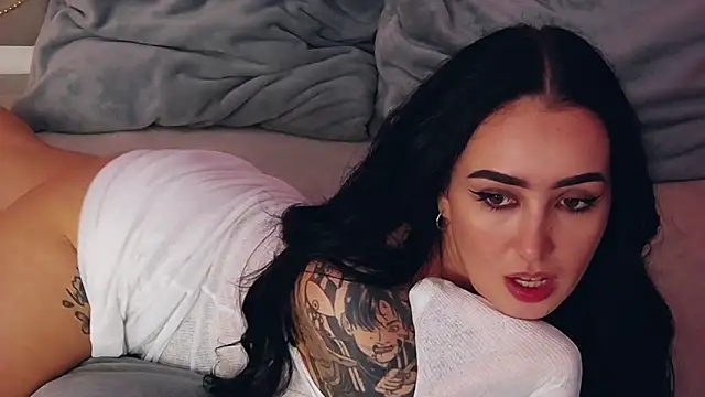 Snapshot of KimKhallifa chatting on January 9, 2026, 7:11 am KimKhallifa online show from January 9, 2026, 7:11 am