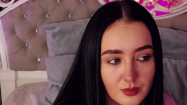 Snapshot of KimKhallifa chatting on February 11, 2026, 6:51 am KimKhallifa online show from February 11, 2026, 6:51 am