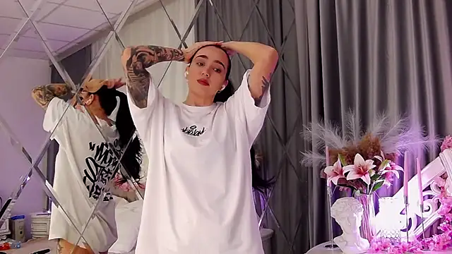 Snapshot of KimKhallifa chatting on February 14, 2026, 6:10 am KimKhallifa online show from February 14, 2026, 6:10 am