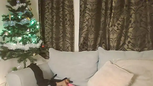 Snapshot of DDnaughty chatting on December 1, 2025, 1:21 am DDnaughty online show from December 1, 2025, 1:21 am