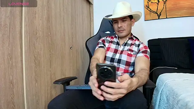 Andrewstelle coleman online show from April 15, 2026, 2:40 am