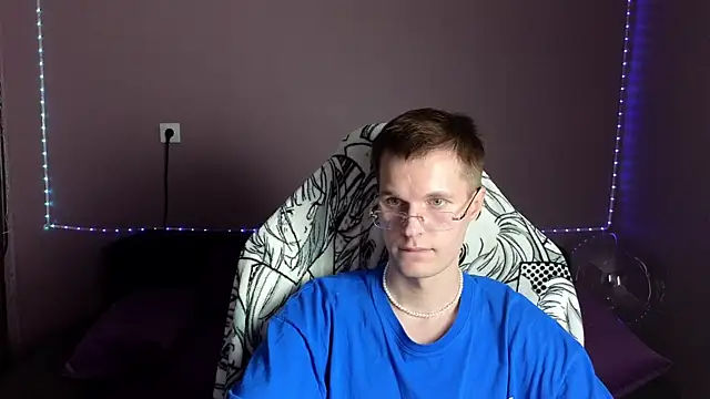 Leonnextdoor online show from December 29, 2024, 10:45 am