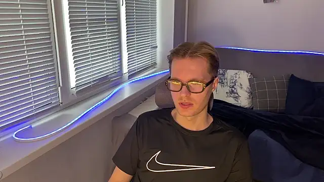 Leonnextdoor online show from January 9, 2026, 9:12 am