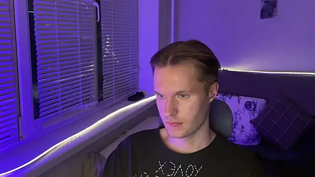 Leonnextdoor online show from January 14, 2026, 8:58 pm