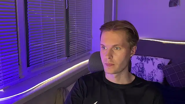 Snapshot of Leonnextdoor chatting on January 16, 2026, 6:01 pm Leonnextdoor online show from January 16, 2026, 6:01 pm