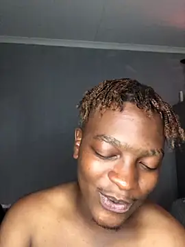 Redfucks333 online show from March 5, 2026, 8:05 pm