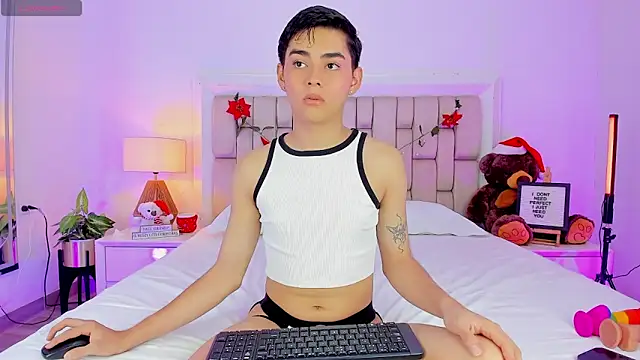 Maxi little online show from December 18, 2025, 8:26 pm