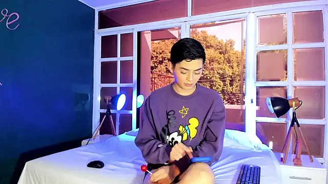 Maxi little online show from June 23, 2026, 7:56 pm
