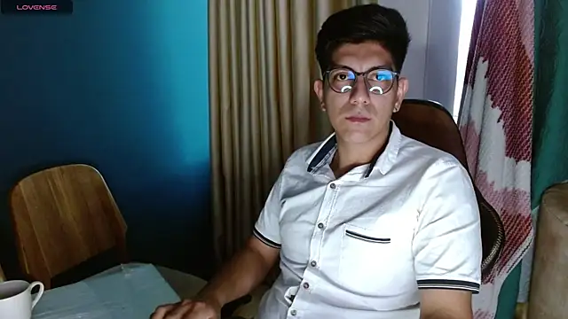 Noah-cock online show from November 26, 2025, 10:33 pm