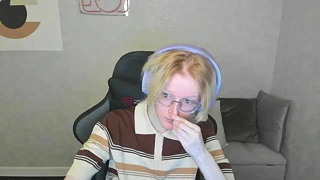 Snapshot of ElizabethHarpper chatting on September 20, 2025, 1:28 am ElizabethHarpper online show from September 20, 2025, 1:28 am