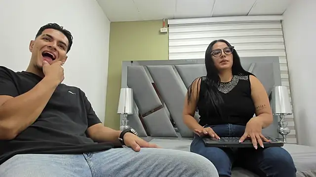 Snapshot of DAVID_VICTORIAA chatting on May 15, 2026, 1:07 pm DAVID VICTORIAA online show from May 15, 2026, 1:07 pm